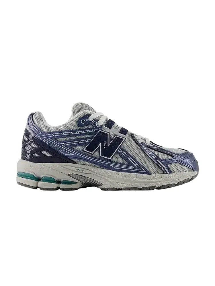 Кроссовки New Balance 9060 Big Kid 'Team Navy White' — изображение 1 из 1, синий
