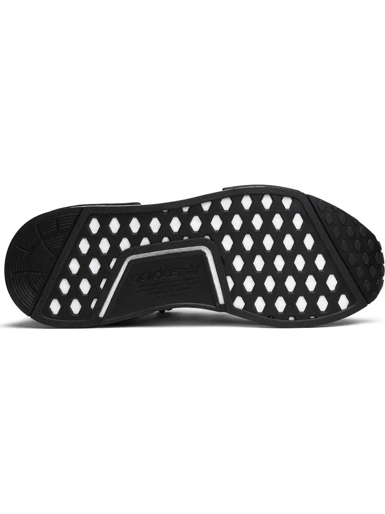 Кроссовки Adidas atmos x NMD_R1 'Black' — изображение 4 из 8, черный