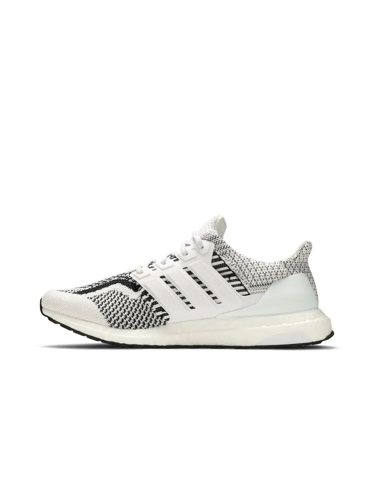Кроссовки Adidas UltraBoost 5.0 DNA — изображение 3 из 4, белый