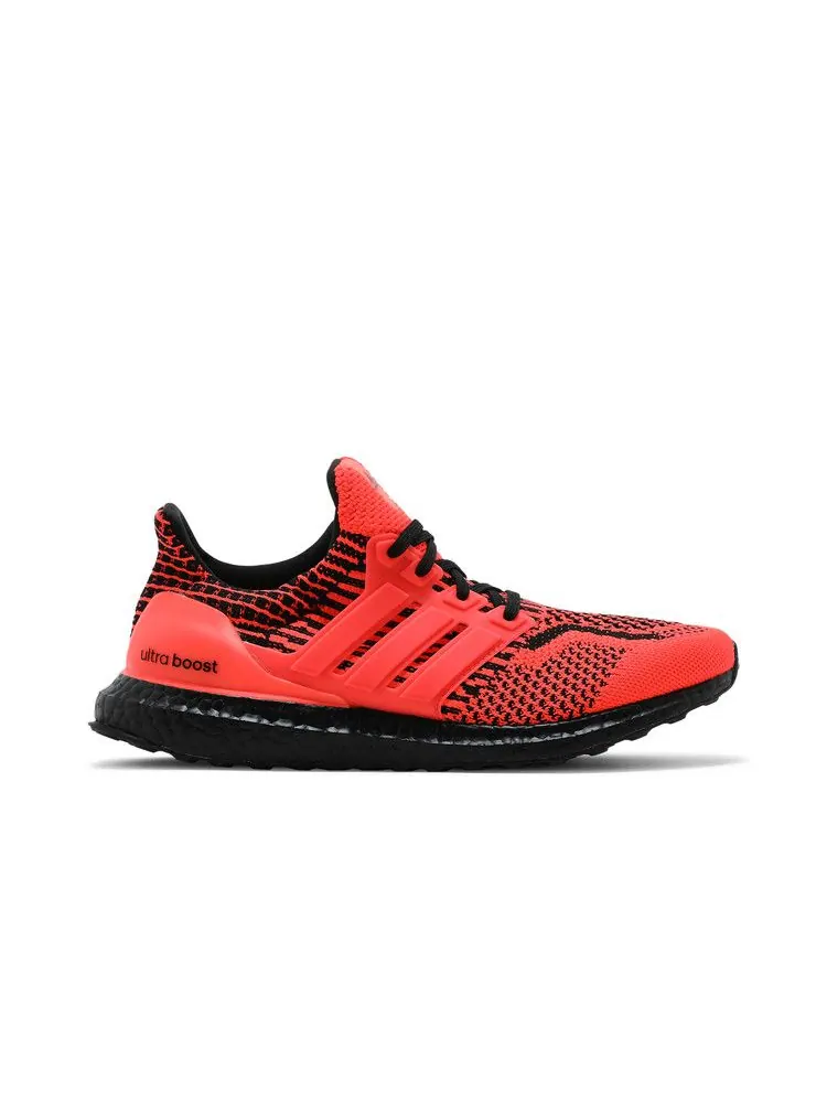 Кроссовки adidas UltraBoost 5.0 DNA 'Solar Red' — изображение 2 из 9, красный/красный/черный