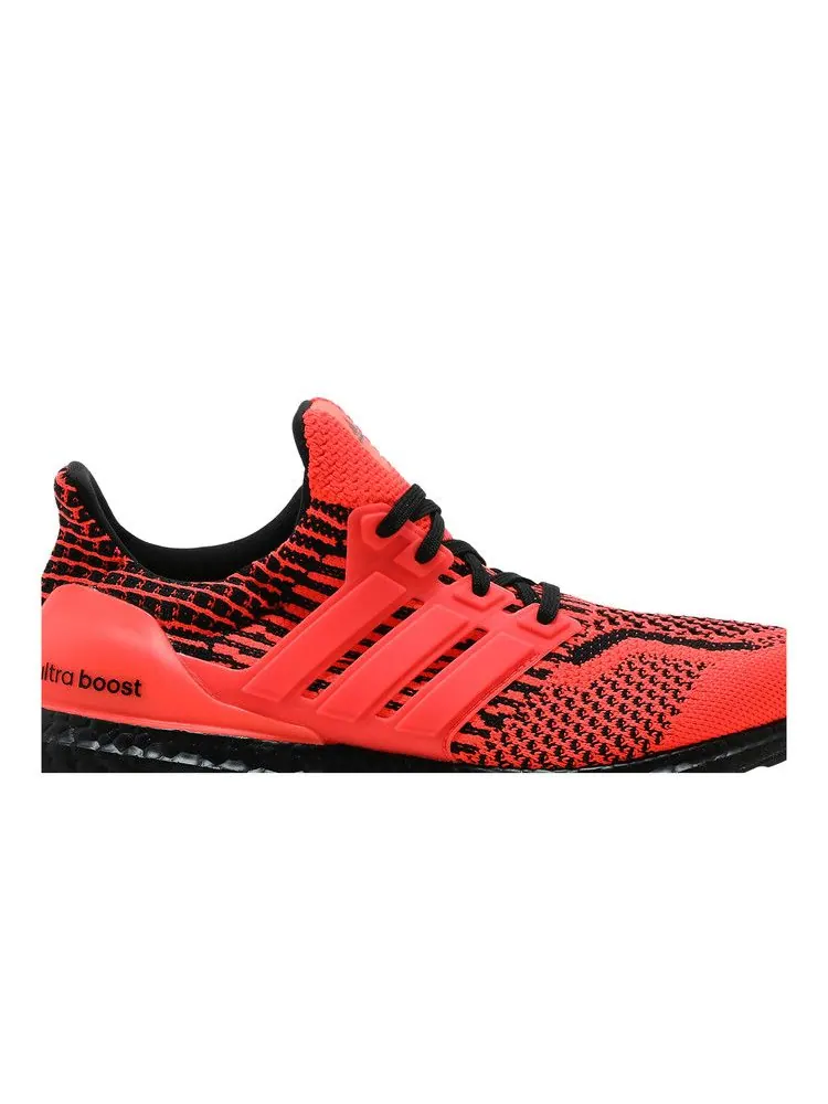 Кроссовки adidas UltraBoost 5.0 DNA 'Solar Red' — изображение 3 из 9, красный/красный/черный