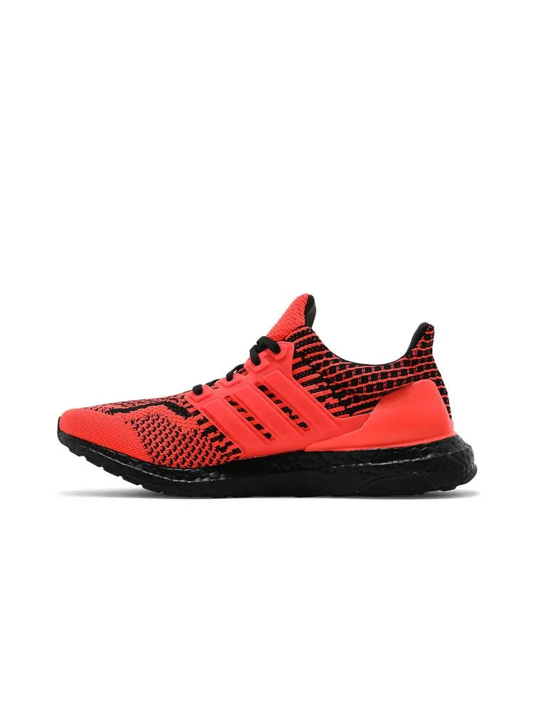 Кроссовки adidas UltraBoost 5.0 DNA 'Solar Red' — изображение 4 из 9, красный/красный/черный