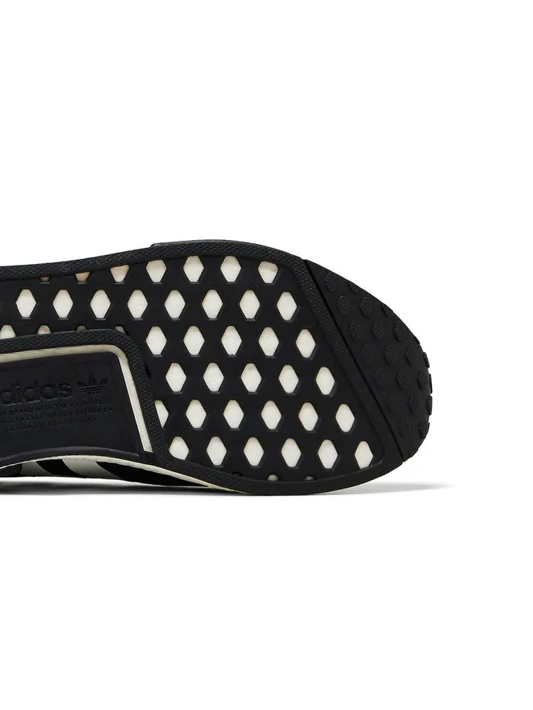 Кроссовки Adidas Atmos x NMD_R1, Torico V2 — изображение 5 из 8, черный