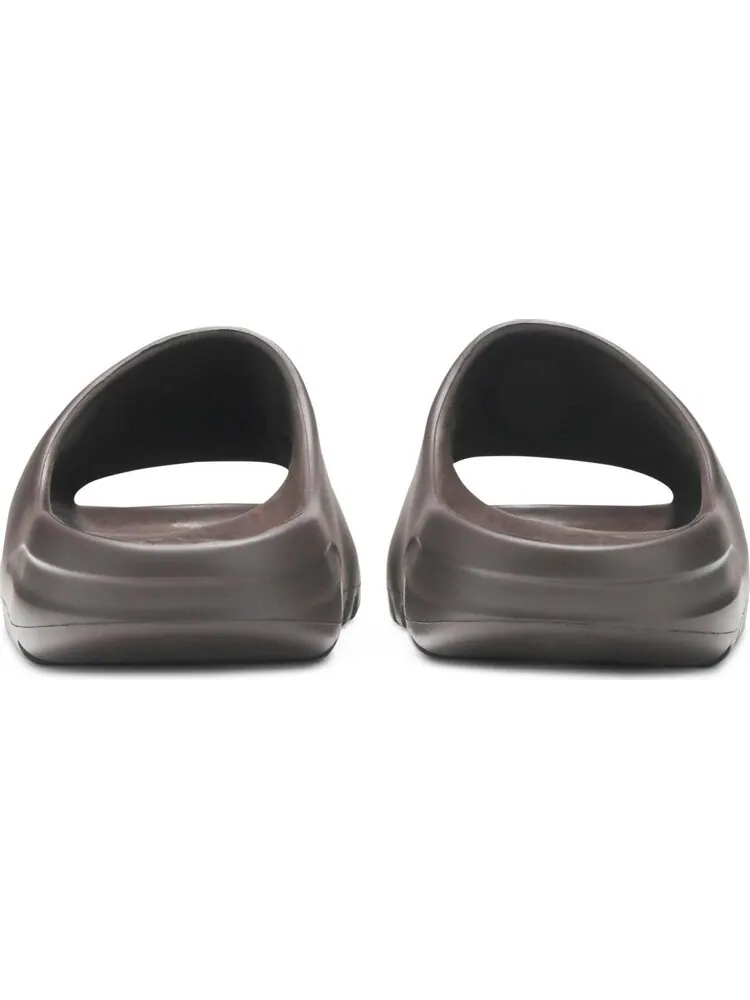 Сандалии Adidas Yeezy Slides 'Soot' — изображение 6 из 8, черный