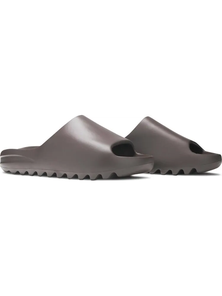 Сандалии Adidas Yeezy Slides 'Soot' — изображение 8 из 8, черный
