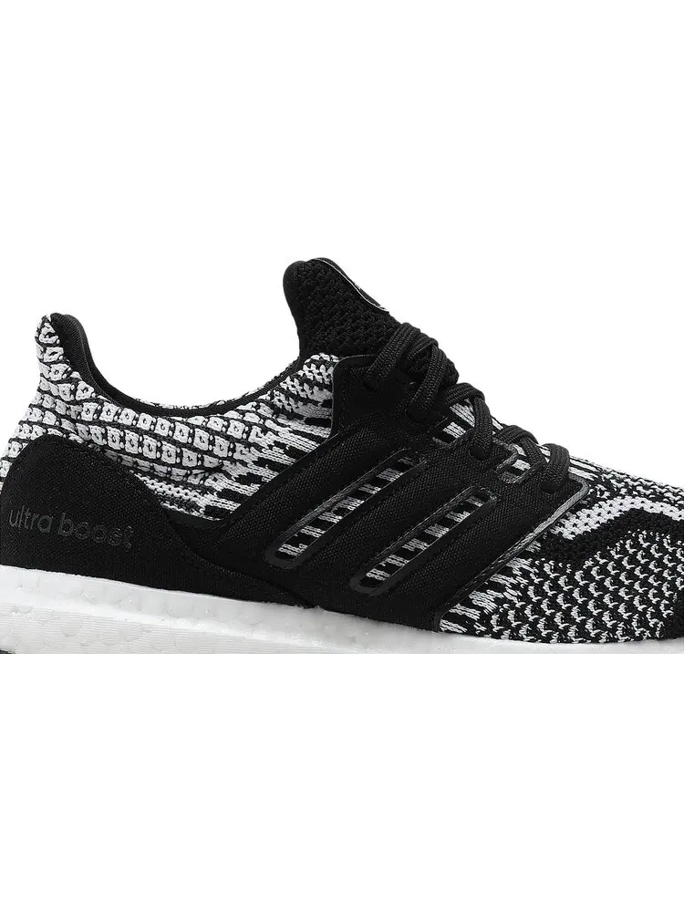 Кроссовки Adidas UltraBoost 5.0 DNA J 'Oreo' — изображение 2 из 8, черный