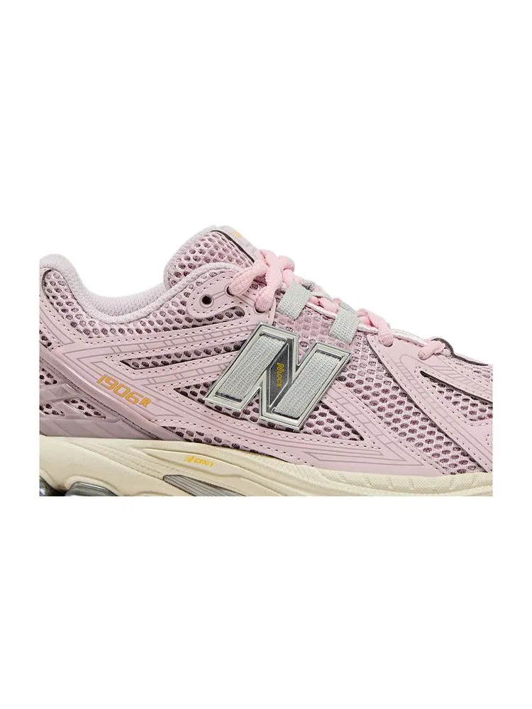 Кроссовки New Balance 1906R Big Kid 'Rose Sugar Ice Wine' — изображение 3 из 9, розовый/винный