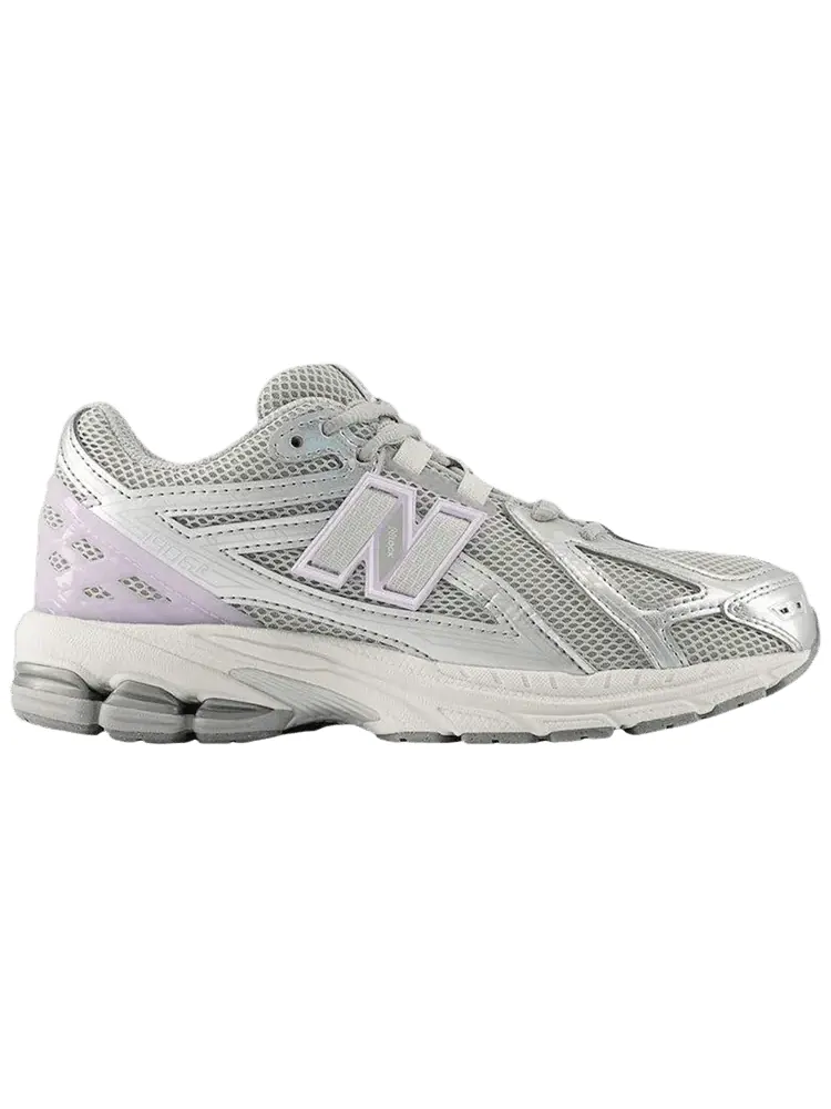 Кроссовки New Balance 1906R Big Kid — изображение 1 из 1, серебряный