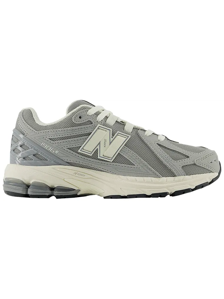 Кроссовки New Balance 1906R Big Kid 'Raincloud' — изображение 1 из 1, дождь
