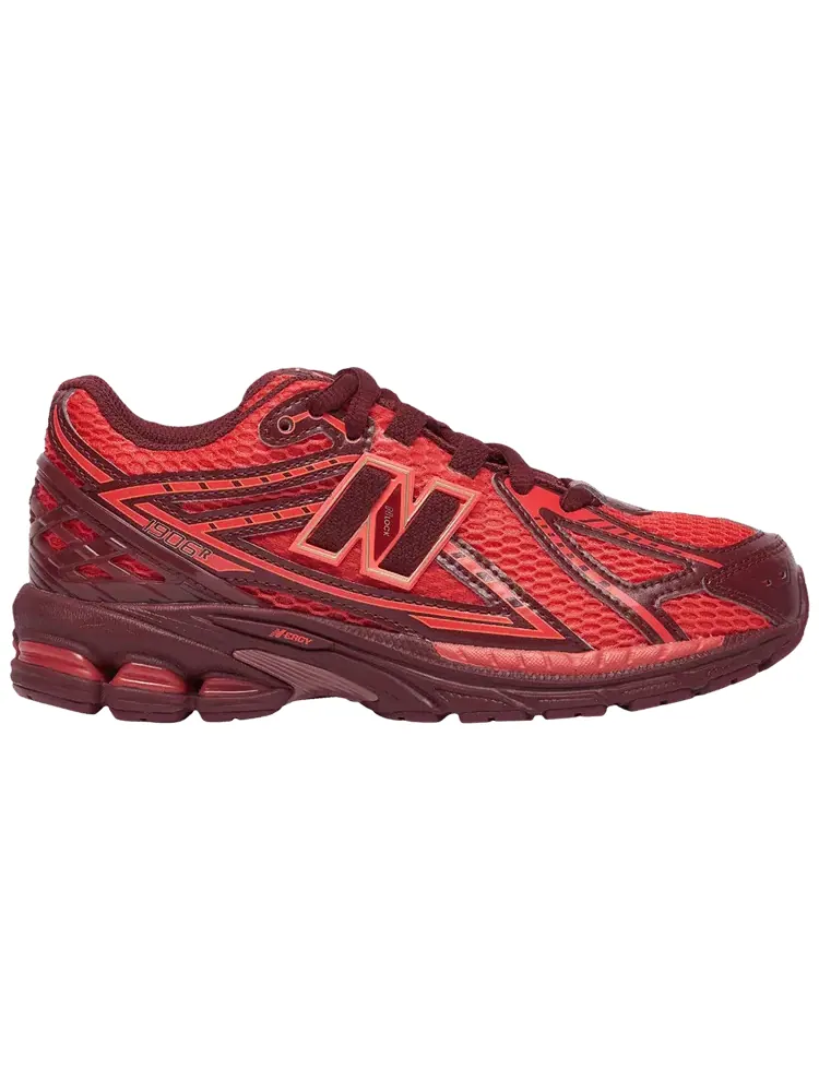Кроссовки New Balance 1906R Big Kid — изображение 1 из 1, красный