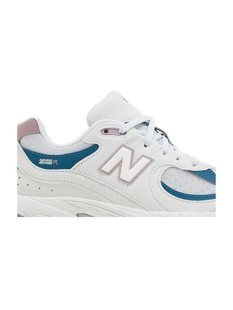 Кроссовки New Balance 2002R Big Kid Quartz Grey Ice Wine — изображение 2 из 6, серый винный