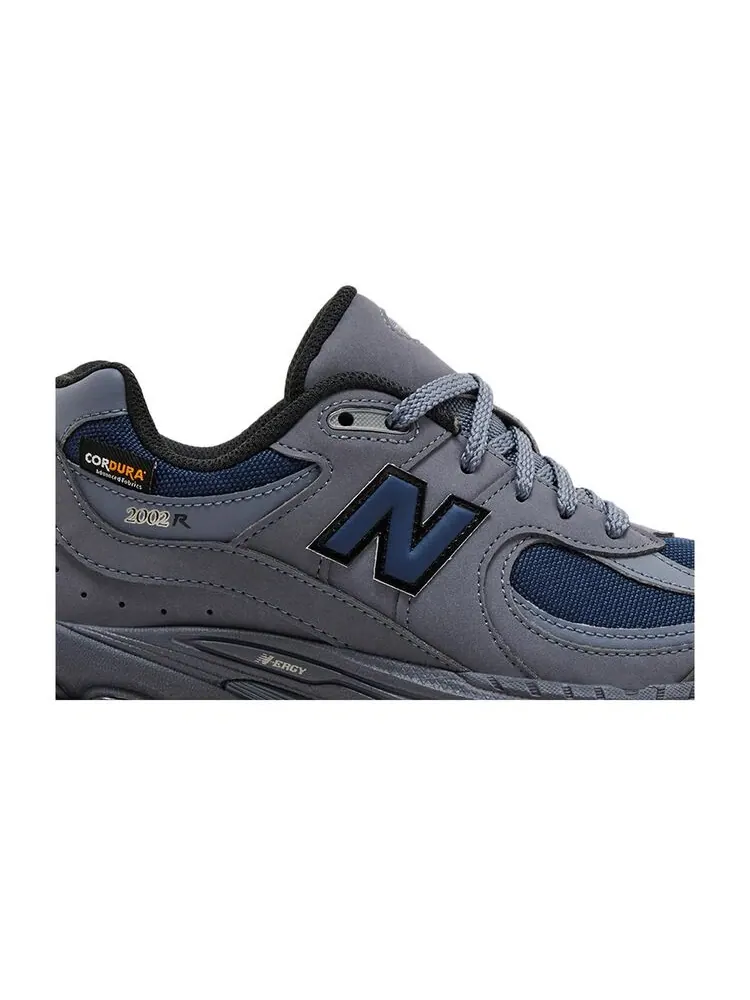 Кроссовки New Balance 2002R Big Kid Dark Arctic Grey Navy — изображение 2 из 6, темный серый темно-синий
