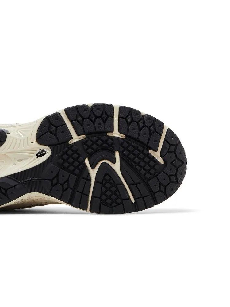 Кроссовки New Balance 2002R Big Kid Cordura Pack - Timberwolf Black — изображение 5 из 6, черный