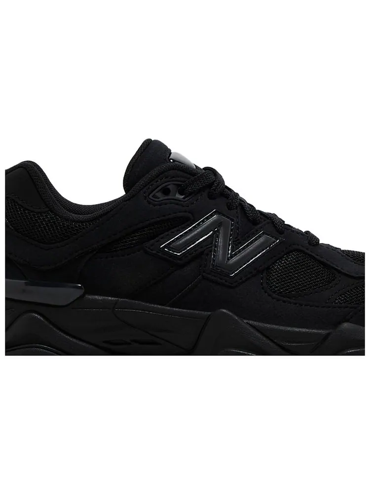 Кроссовки New Balance 9060 Big Kid 'Triple Black Suede' — изображение 2 из 8, черный