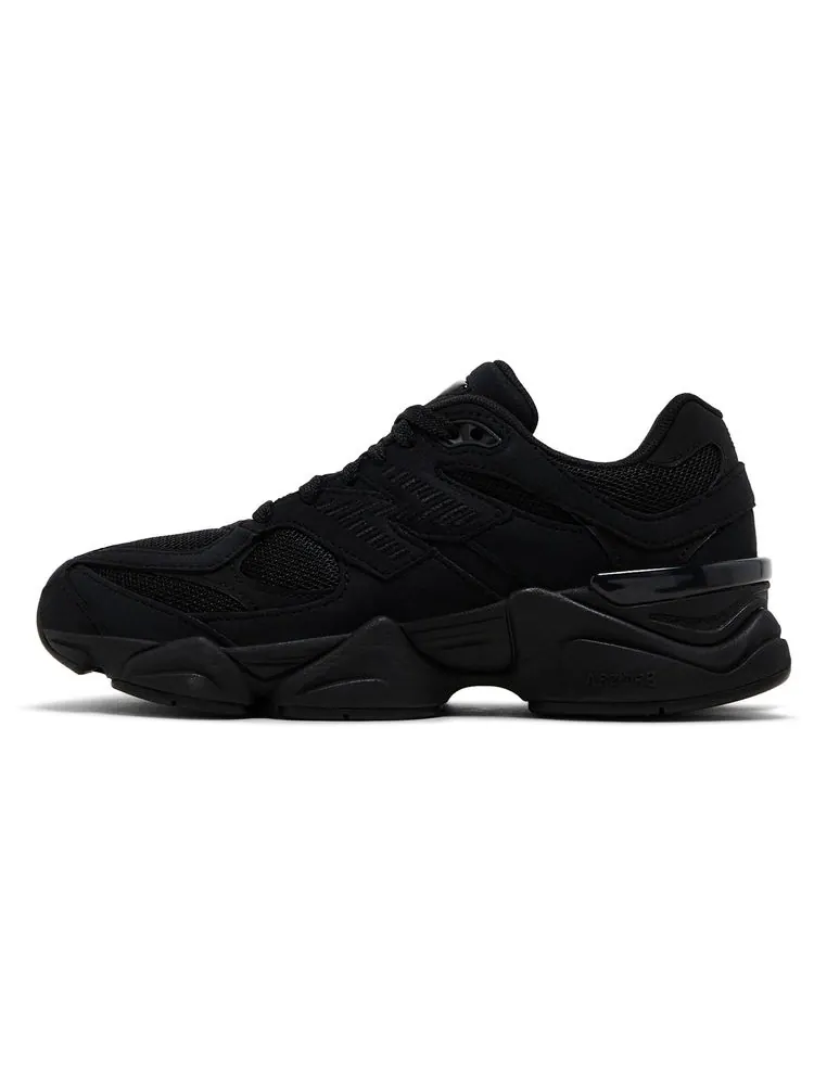 Кроссовки New Balance 9060 Big Kid 'Triple Black Suede' — изображение 3 из 8, черный