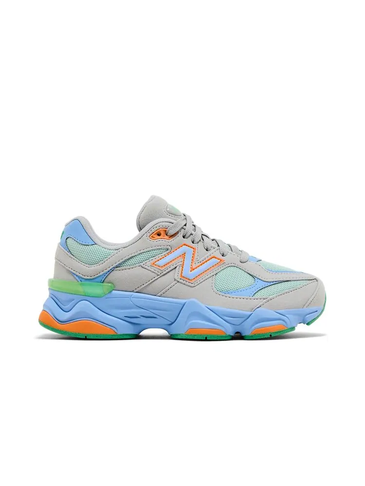 Кроссовки 9060 Big Kid 'Raincloud Electric Sky' — изображение 1 из 8, голубой