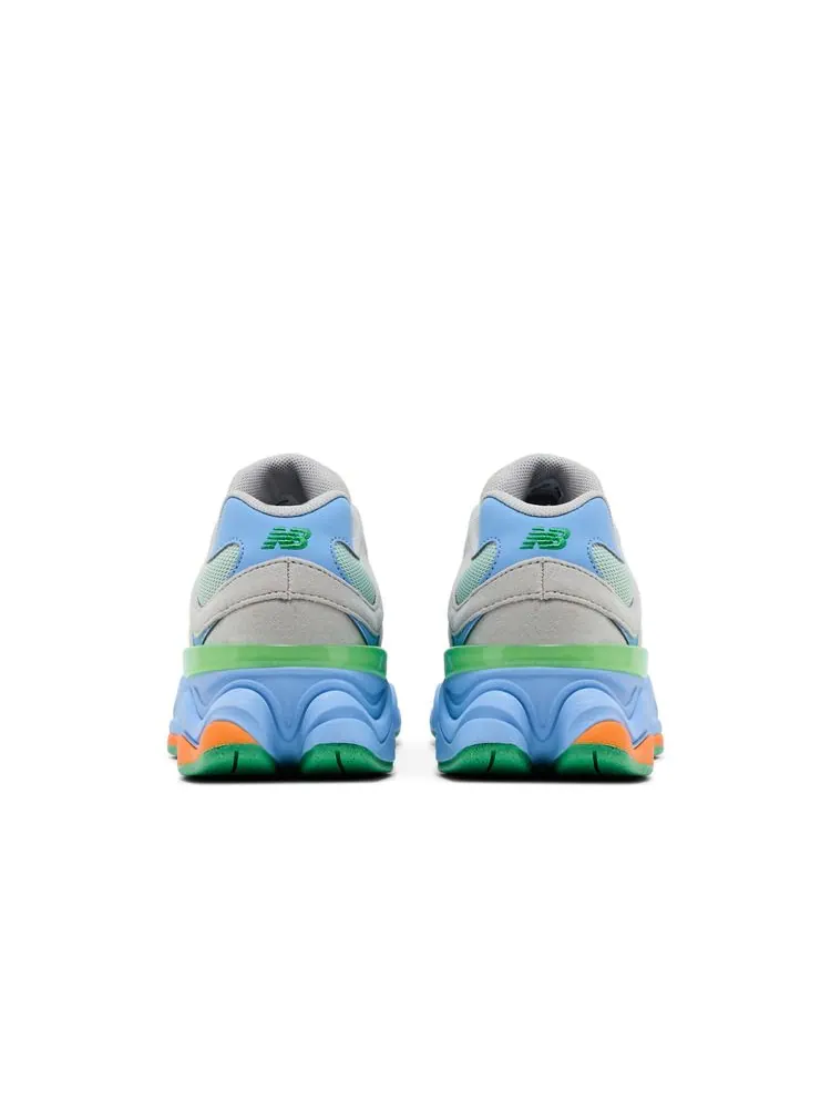 Кроссовки 9060 Big Kid 'Raincloud Electric Sky' — изображение 6 из 8, голубой