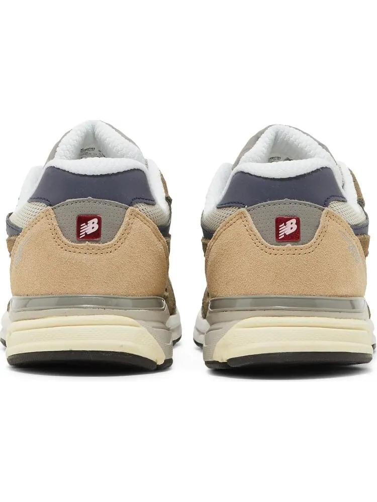 Кроссовки New Balance Teddy Santis x 990v3 Big Kid 'Dark Camo' — изображение 6 из 8, зеленый