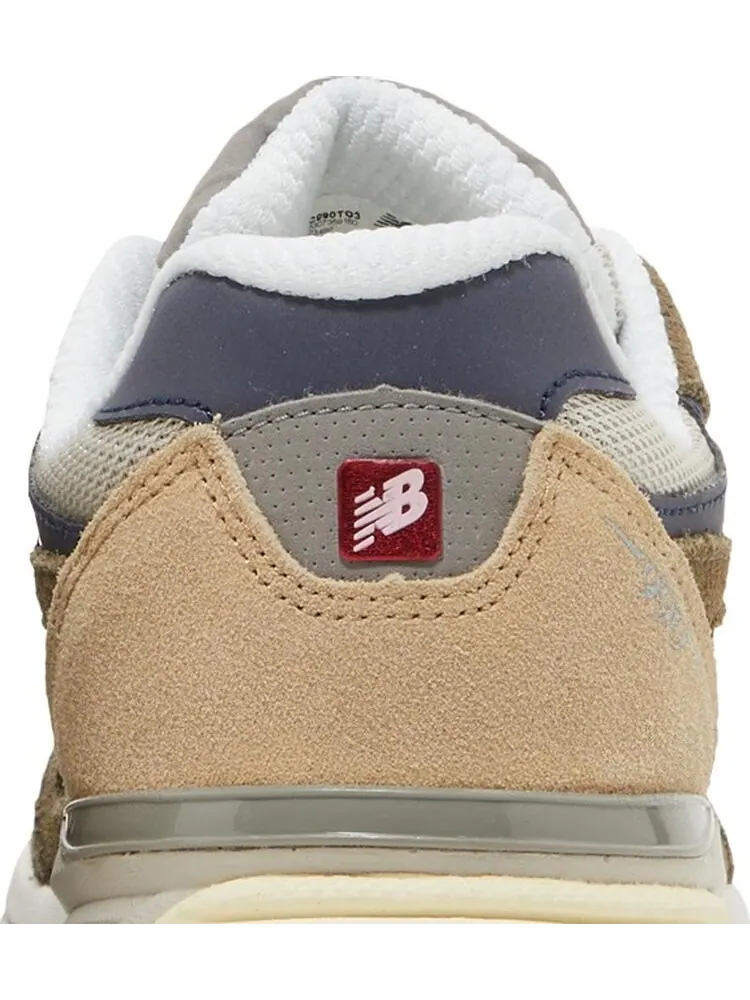 Кроссовки New Balance Teddy Santis x 990v3 Big Kid 'Dark Camo' — изображение 7 из 8, зеленый