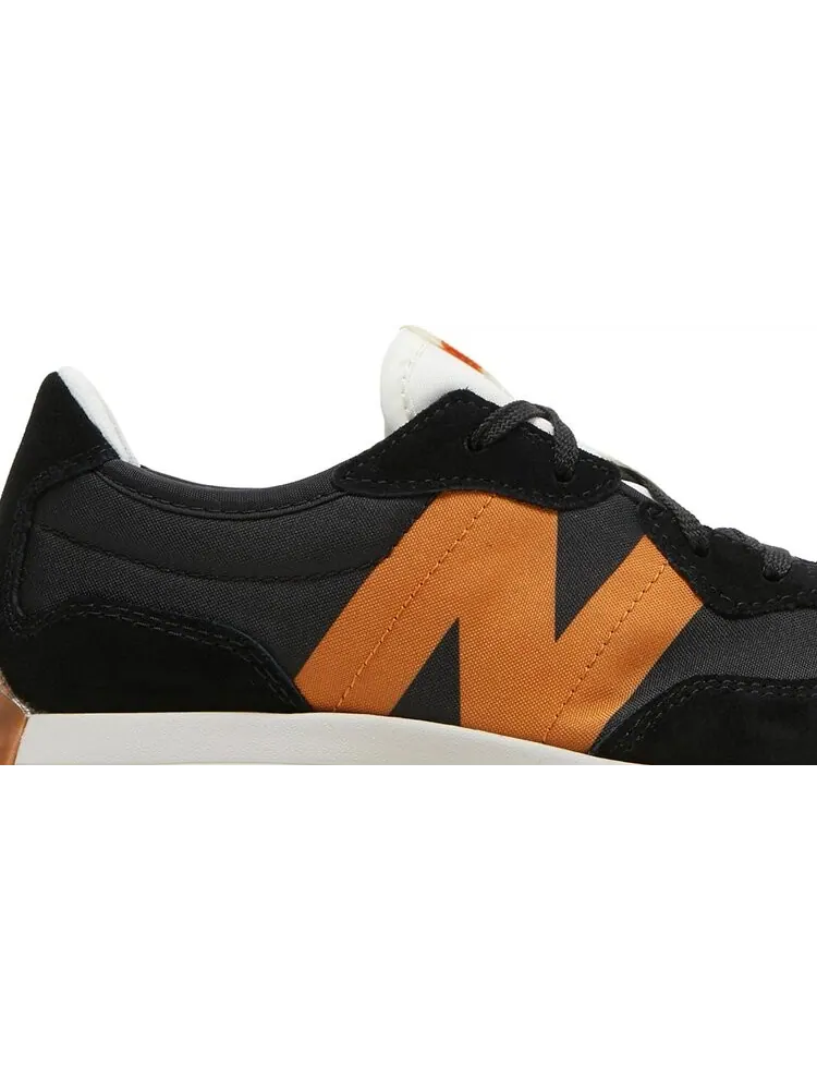 Кроссовки New Balance 327 Big Kid 'Black Madras Orange' — изображение 2 из 8, черный