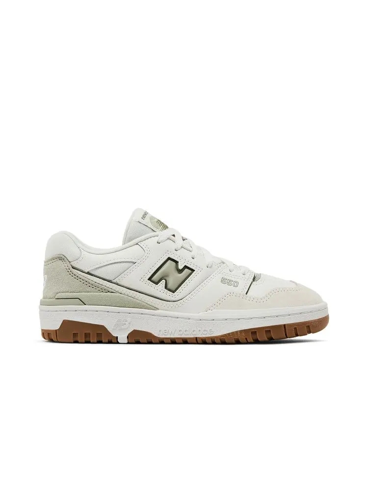 Кроссовки New Balance 550 Big Kid 'White Olive Gum' — изображение 2 из 9, белый/серый/оливковый