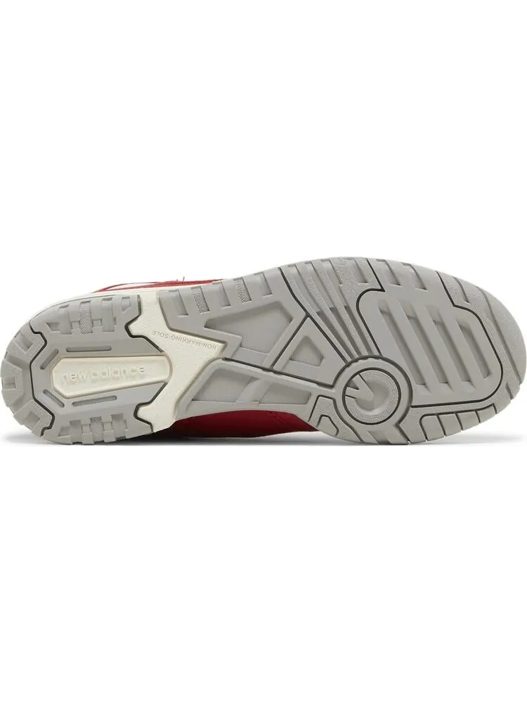 Кроссовки 550 Big Kid 'Suede Pack - Team Red' — изображение 4 из 4, красный