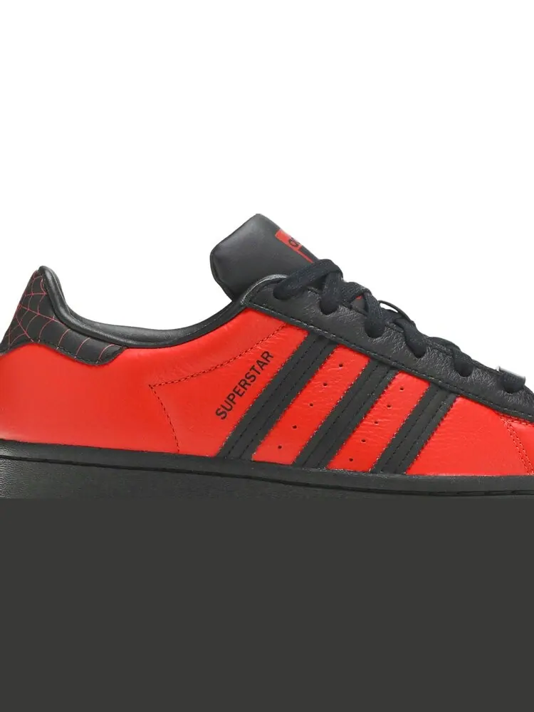 Кроссовки Adidas Marvel x Playstation x Superstar J 'Spider-Man: Miles Morales' — изображение 2 из 8, красный