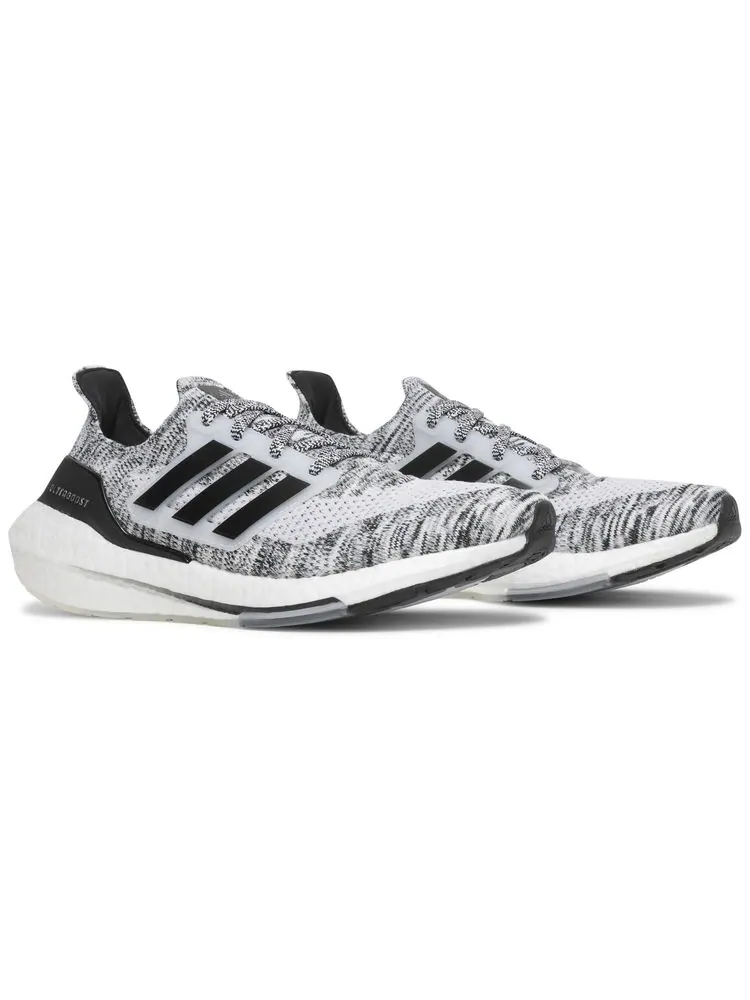 Кроссовки adidas UltraBoost 21 'White Black' — изображение 8 из 8, белый