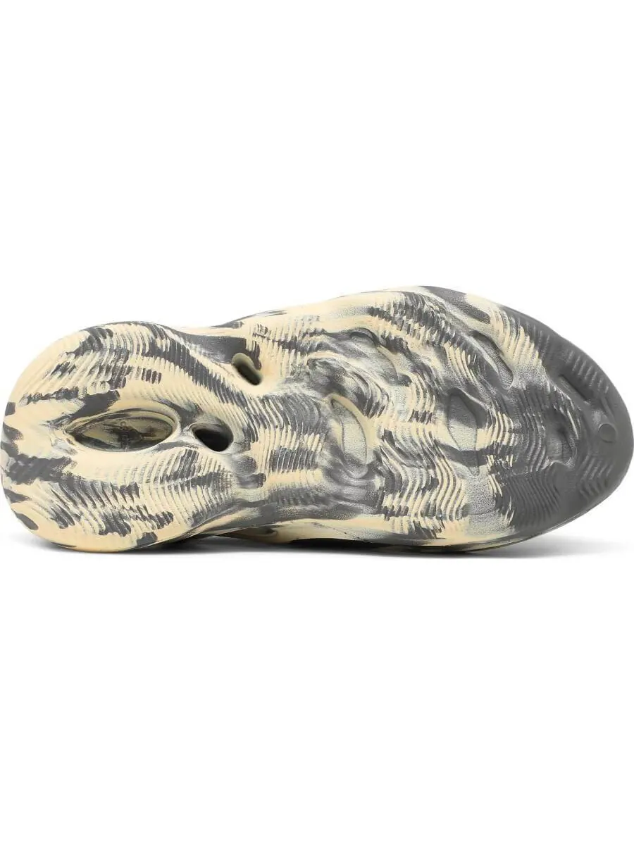Кроссовки Yeezy Foam Runner MXT Moon Grey — изображение 3 из 10, серый
