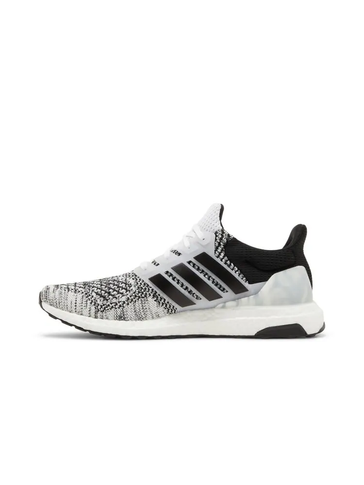 Кроссовки Adidas UltraBoost 1.0 DNA — изображение 3 из 4, белый