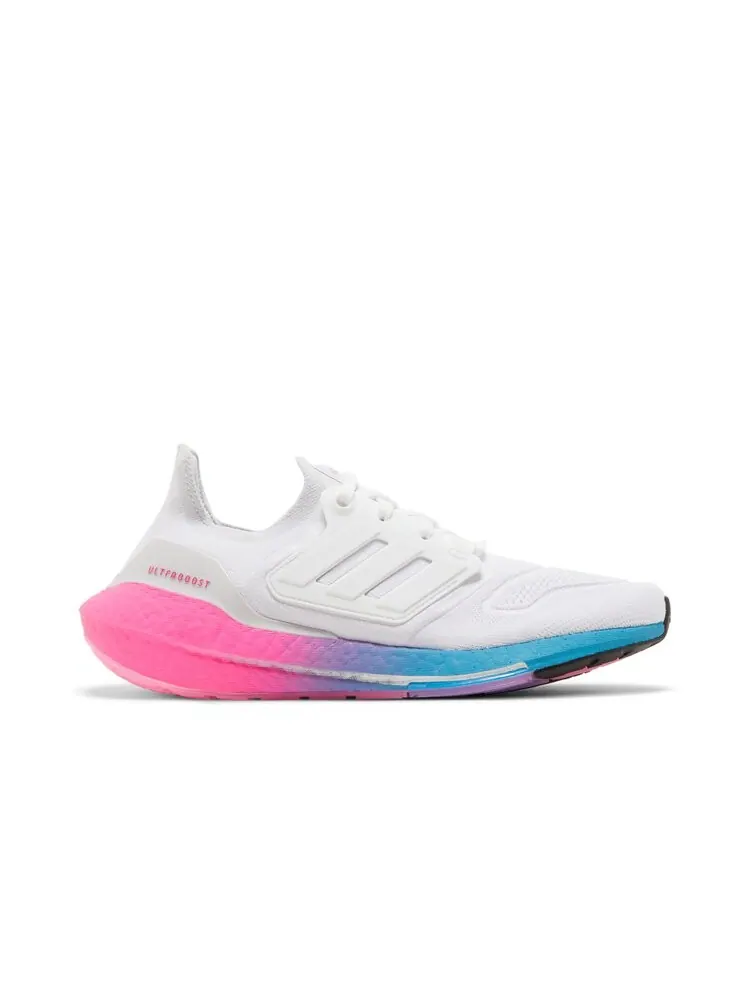 Кроссовки Adidas Wmns UltraBoost 22 — изображение 1 из 4, белый