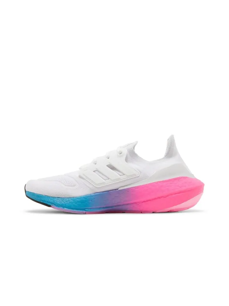 Кроссовки Adidas Wmns UltraBoost 22 — изображение 3 из 4, белый