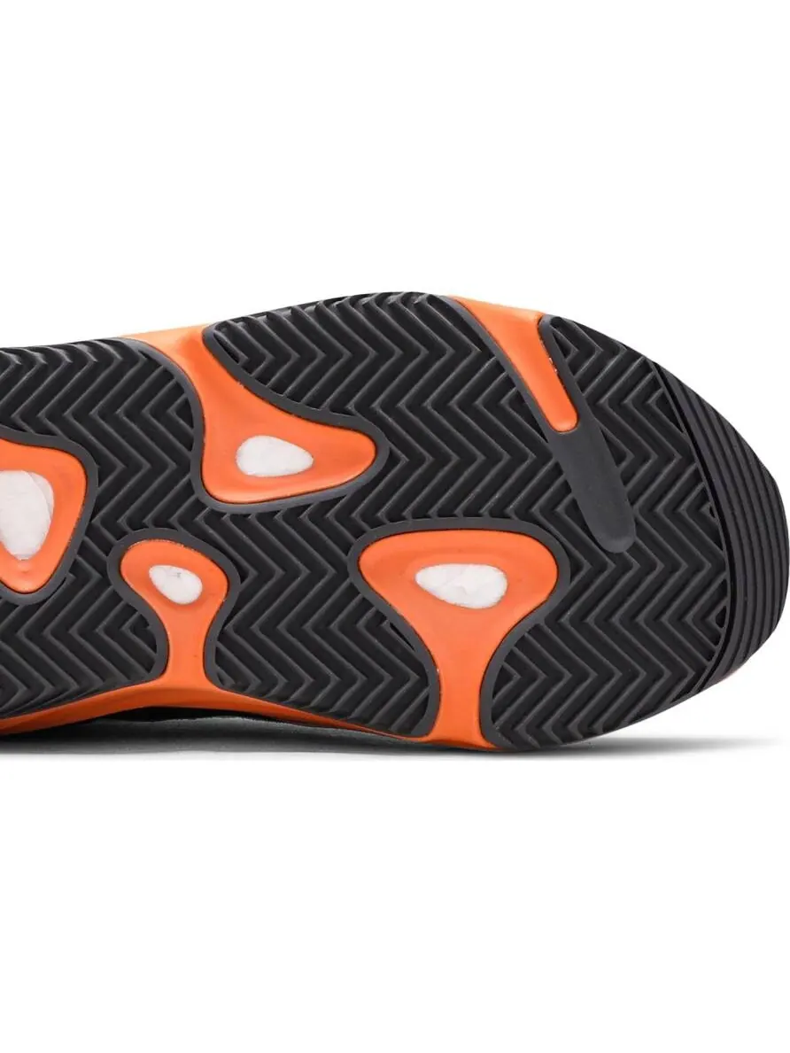 Кроссовки Yeezy Boost 700 Enflame Amber — изображение 10 из 10, песочный