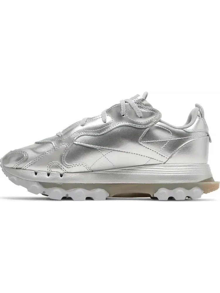 Кроссовки cardi b x wmns classic leather 'silver metallic pewter' Reebok — изображение 3 из 8, серебряный