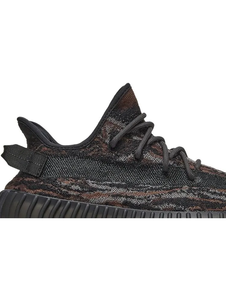 Кроссовки Adidas Yeezy Boost 350 V2 'MX Rock' — изображение 2 из 10, черный
