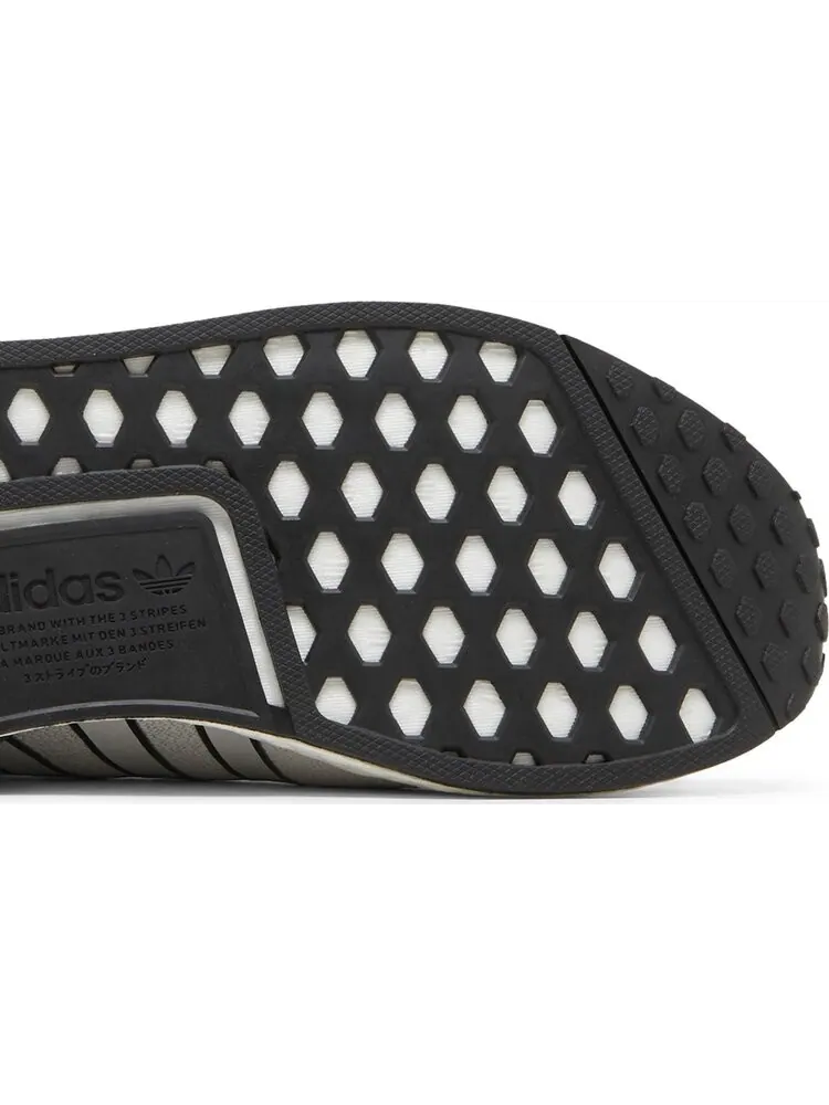 Кроссовки Adidas NMD_R1 V2 'Grey Black' — изображение 5 из 8, серый