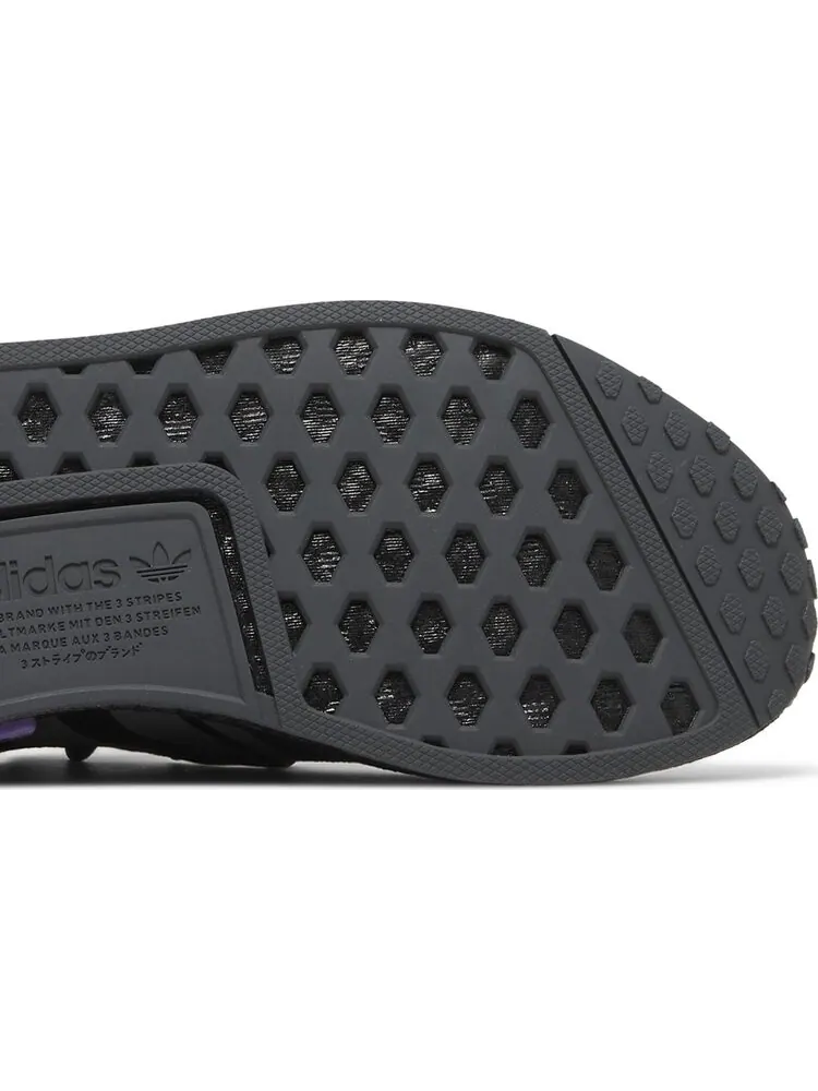 Кроссовки Adidas NMD_R1 'Black Active Purple' — изображение 5 из 8, черный
