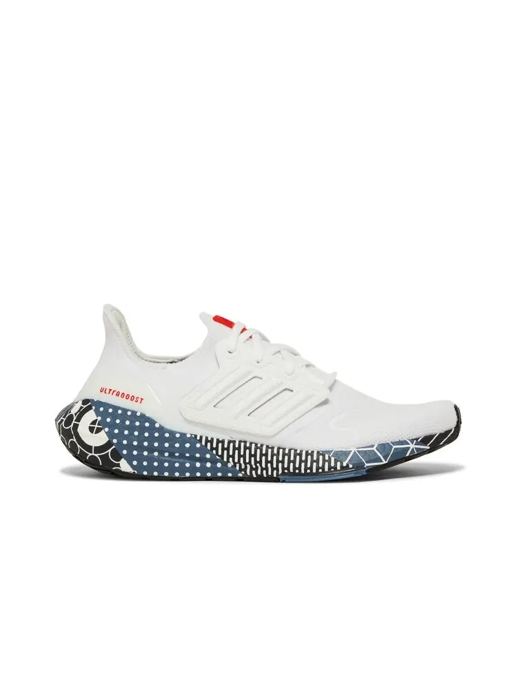 Кроссовки Adidas UltraBoost 22 — изображение 1 из 4, белый