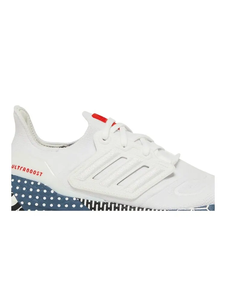 Кроссовки Adidas UltraBoost 22 — изображение 2 из 4, белый