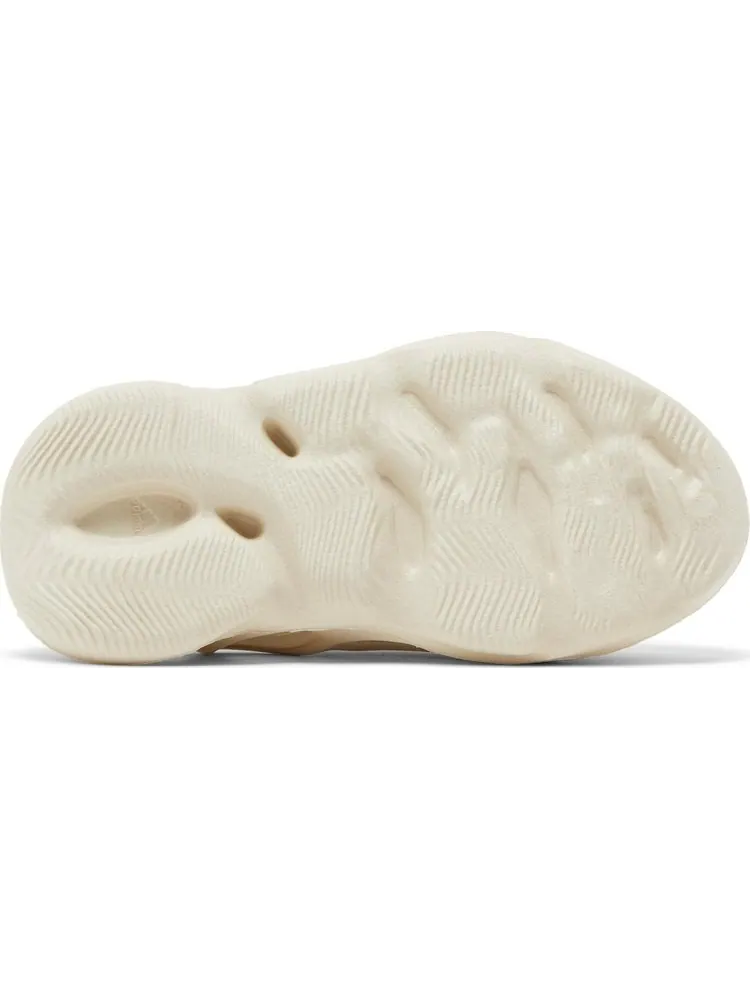 Кроссовки Adidas Yeezy Foam Runner Kids 'Sand' — изображение 4 из 8, бежевый
