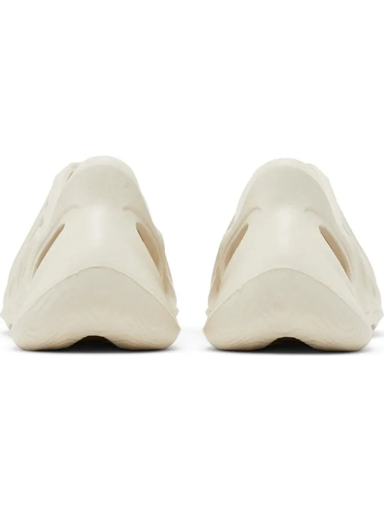 Кроссовки Adidas Yeezy Foam Runner Kids 'Sand' — изображение 6 из 8, бежевый