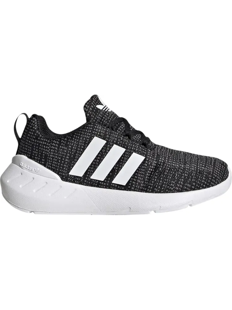 Кроссовки Adidas Swift Run 22 Little Kid 'Black White' — изображение 1 из 1, черный