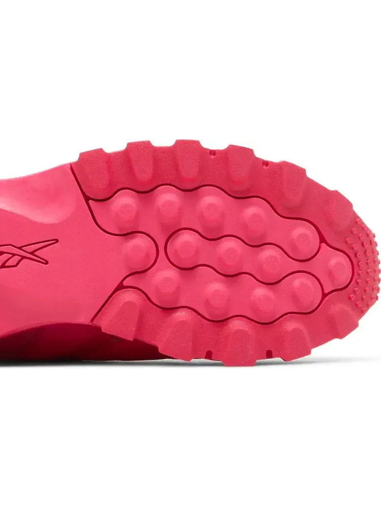 Женские кроссовки Reebok Classic Leather V2 'Pink Fusion' в стиле Cardi B — изображение 5 из 8, розовый