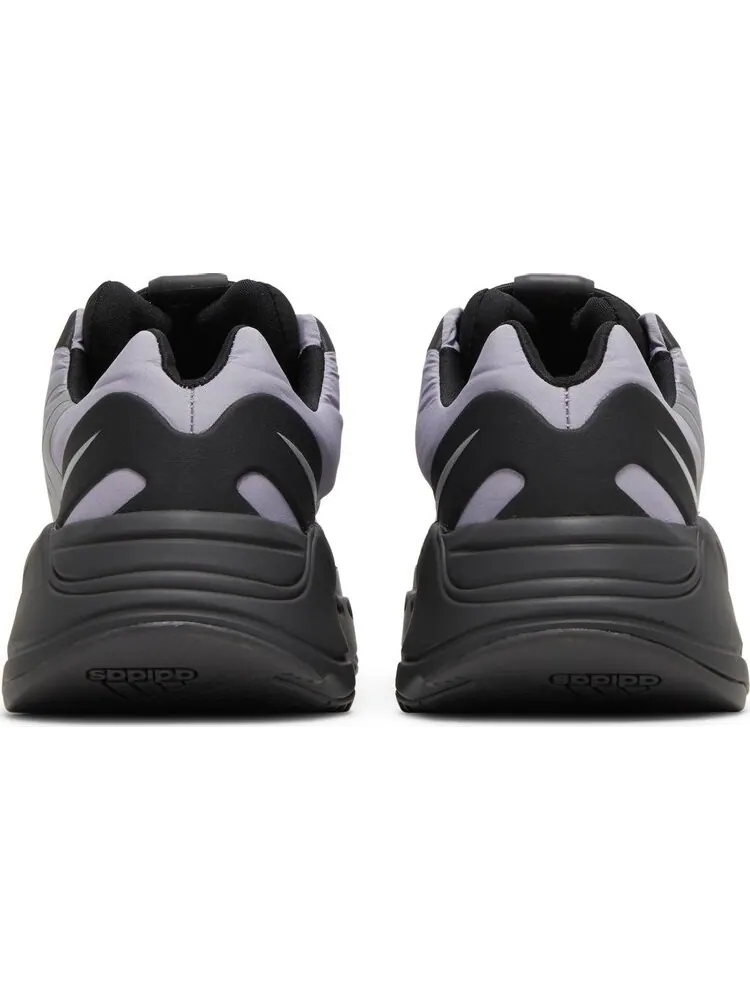 Кроссовки Adidas Yeezy Boost 700 MNVN 'Geode' — изображение 6 из 9, серый