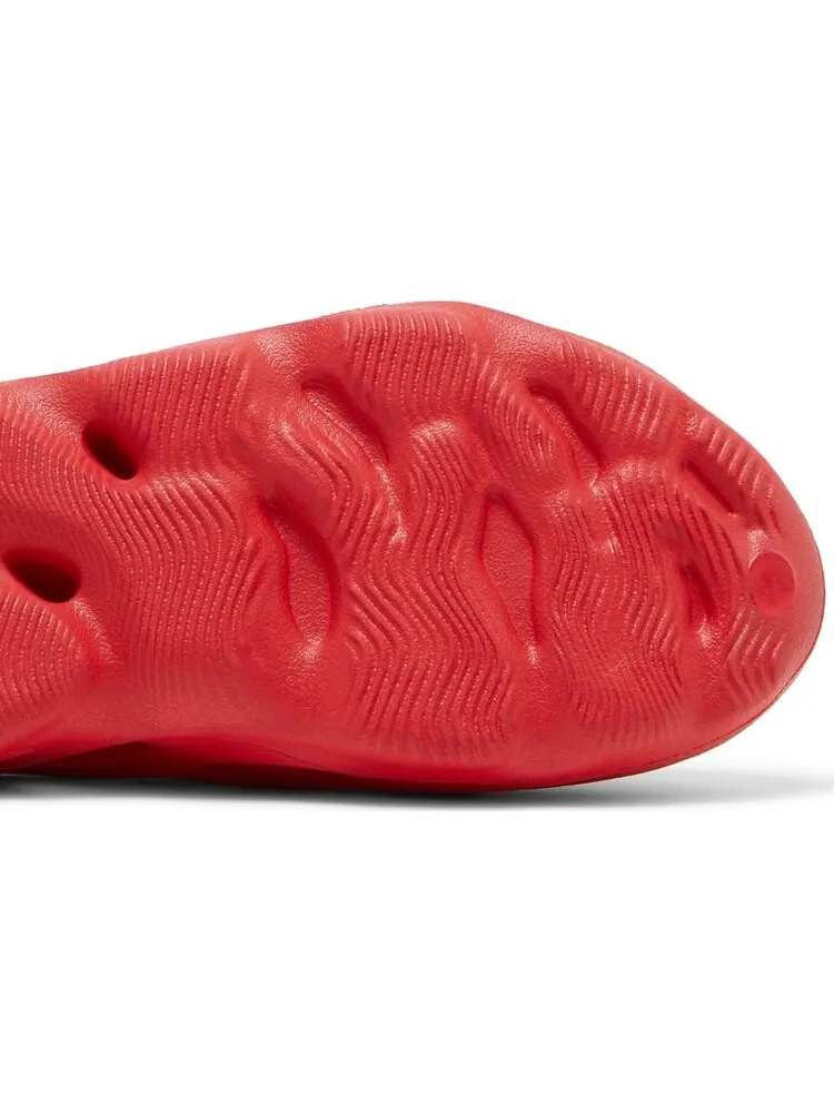Кроссовки Adidas Yeezy Foam Runner Kids 'Vermilion' — изображение 5 из 8, красный