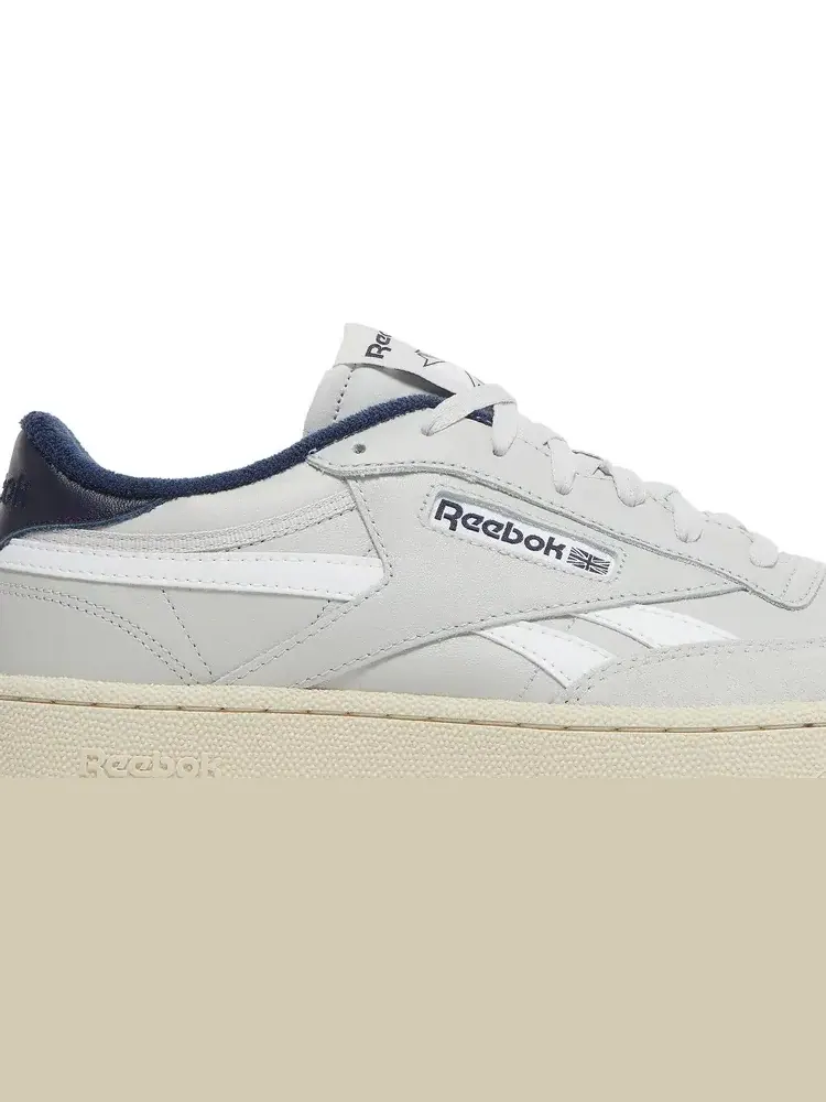 Кроссовки club c revenge 'pure grey vector navy' Reebok — изображение 2 из 8, серый