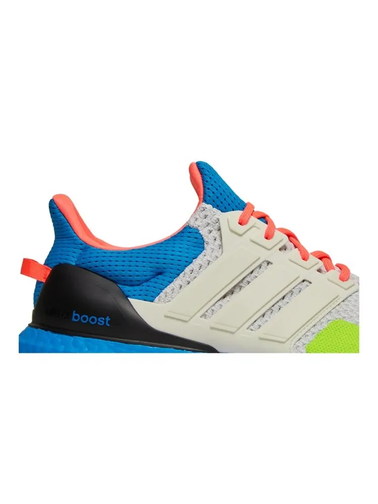 Кроссовки Adidas UltraBoost 1.0 DNA — изображение 2 из 4, белый