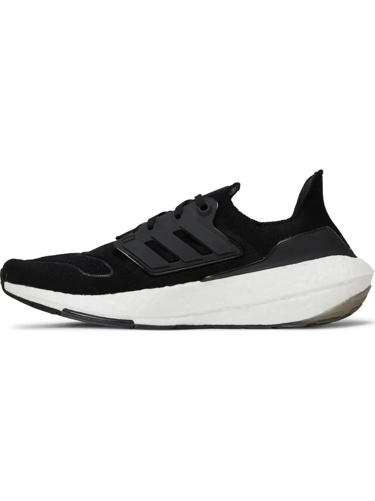 Кроссовки Adidas UltraBoost 22 'Black White' — изображение 3 из 8, черный
