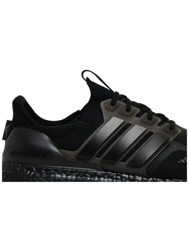 Кроссовки adidas UltraBoost DNA Mono 'Triple Black' — изображение 2 из 8, черный