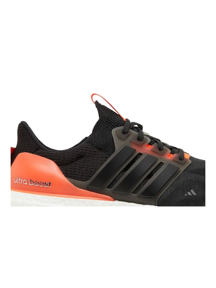 Кроссовки adidas UltraBoost 5.0 DNA 'Black Solar Red' — изображение 3 из 9, черный/черный/красный